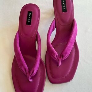 BEAUTIFUL NATORI SUEDE SANDALS, RASPBERRY COLOR, SIZE 9.5